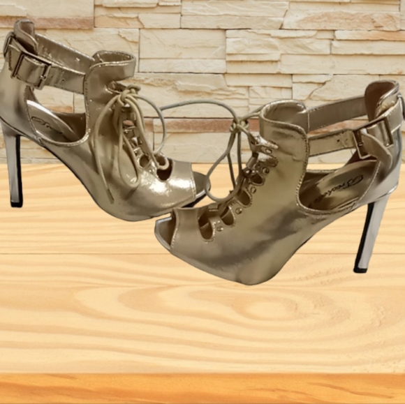 NEW Breckelle Heels shoes gold size 6 lace up ankle strap 4"heel - Picture 1 of 9